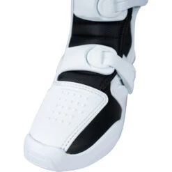 Thor 2024 Blitz XR White/Black Kids Boots -Motocross Equipment 3411 0745 c 6