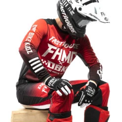 Fasthouse Speed Style Twitch Black/Red Gloves -Motocross Equipment 5058 0408 c 5