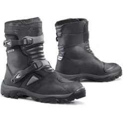 Forma Adventure Low Black Boots